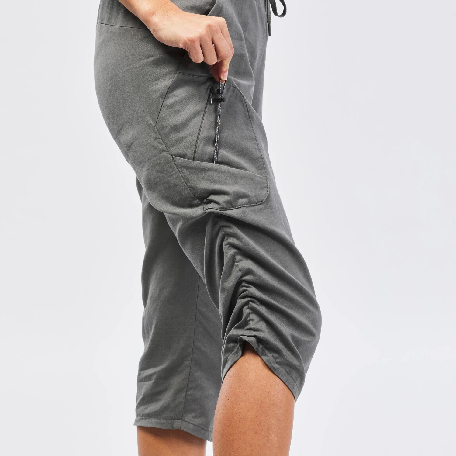 Quechua Women's Cropped Hiking Trousers - Image 7