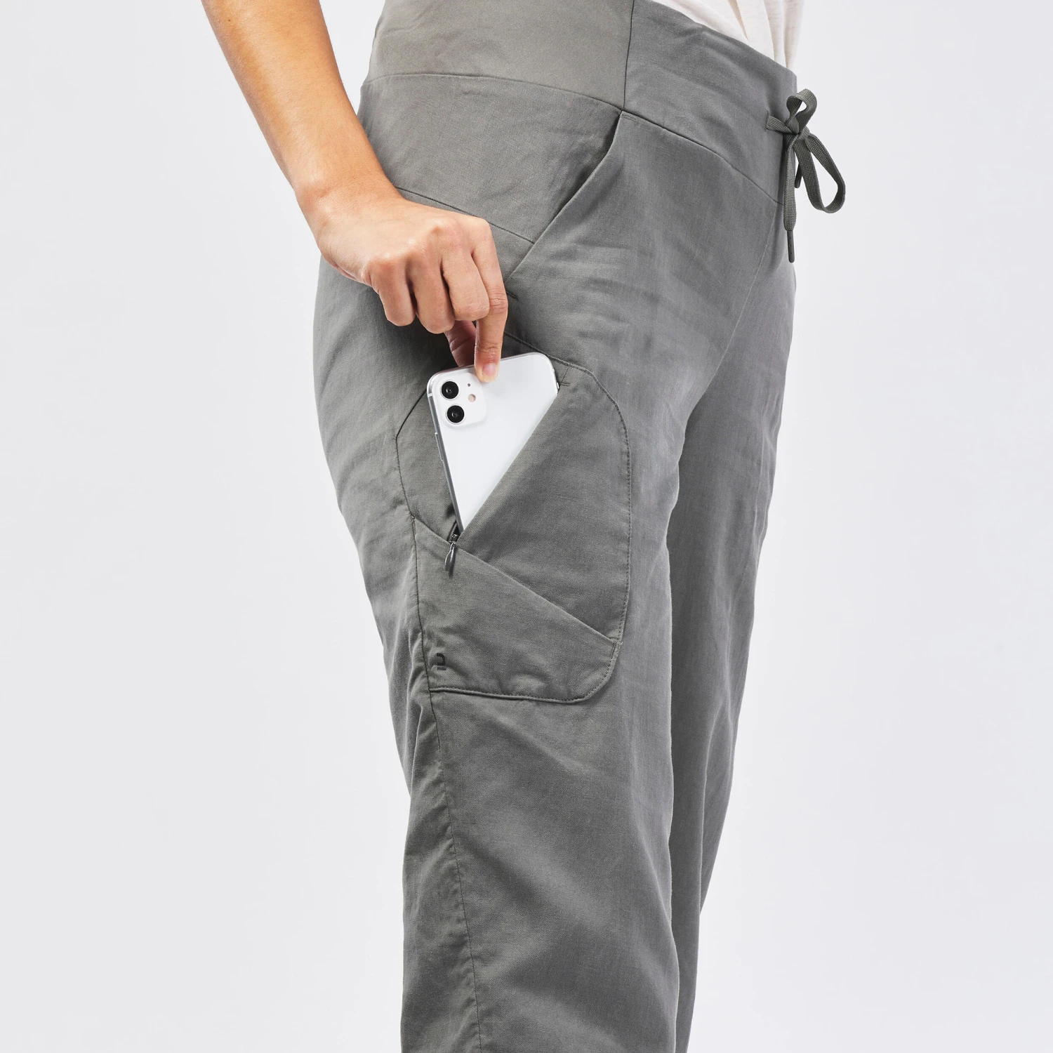 Quechua Women's Cropped Hiking Trousers - Image 6